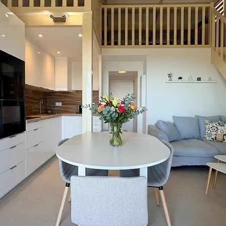 アパート Vue Exceptionnelle, Terrasse, Piscines Et Tennis Domaine Au Calme レ・ズィサンブル