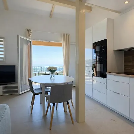 Vue Exceptionnelle, Terrasse, Piscines Et Tennis Domaine Au Calme