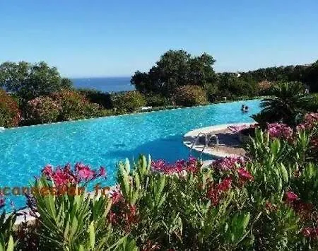 Vue Exceptionnelle, Terrasse, Piscines Et Tennis Domaine Au Calme アパート レ・ズィサンブル